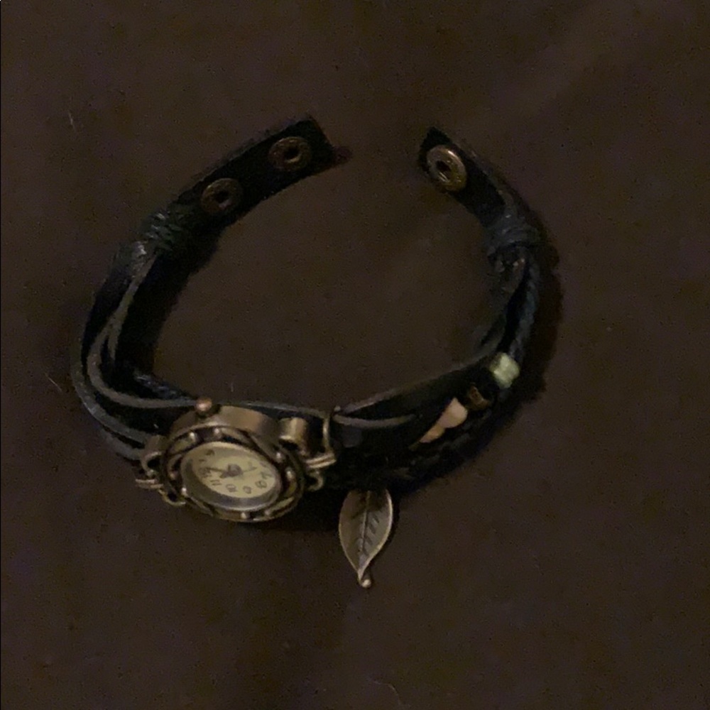 Watch - Picture 2 of 4